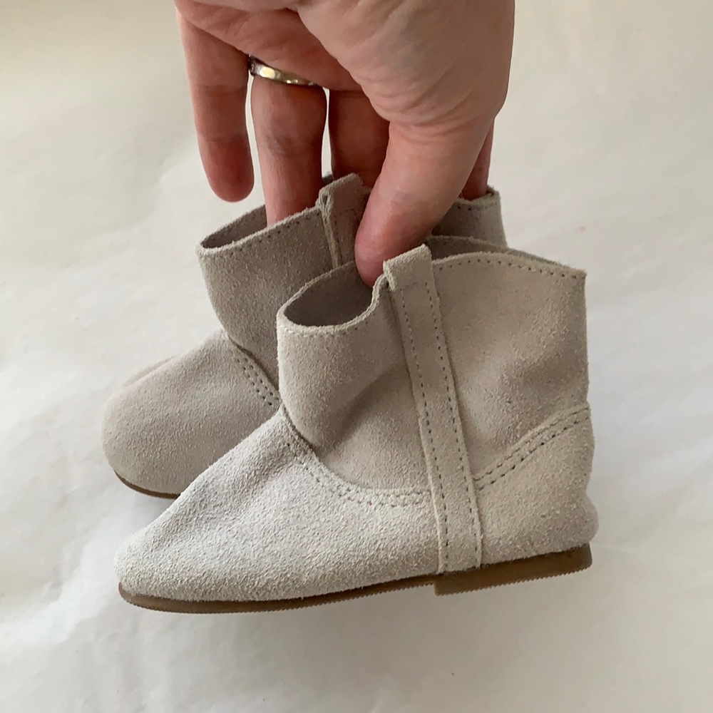 BabyGap gray splash suede booties